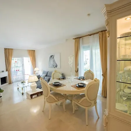 Spacious Flat With Pool In Apartment