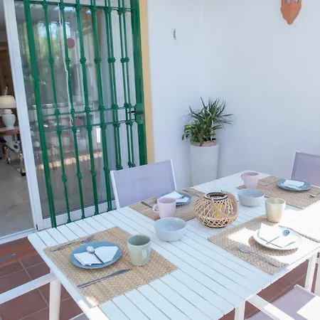 Spacious Flat With Pool In Apartment