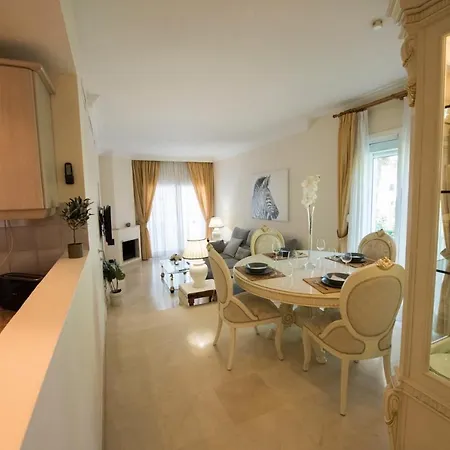 Spacious Flat With Pool In Apartment *